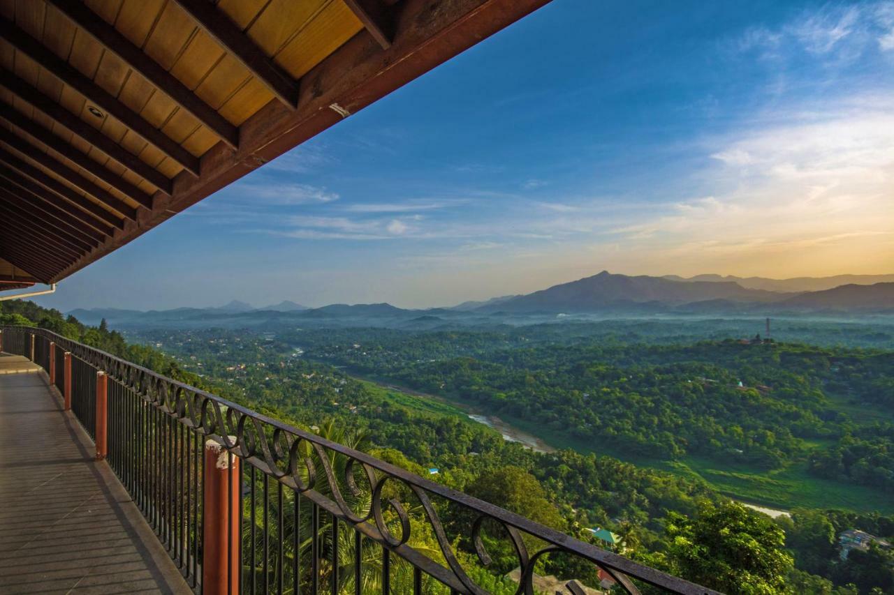 Ceyloni Panorama Resort Kandy Exterior photo